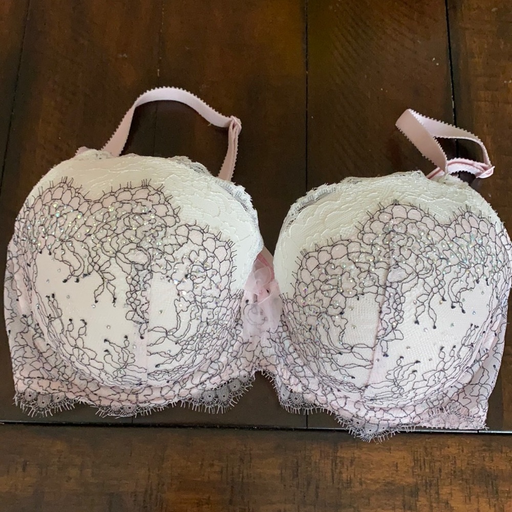34DD Victoria’s Secret Dream Angel Jeweled Bra